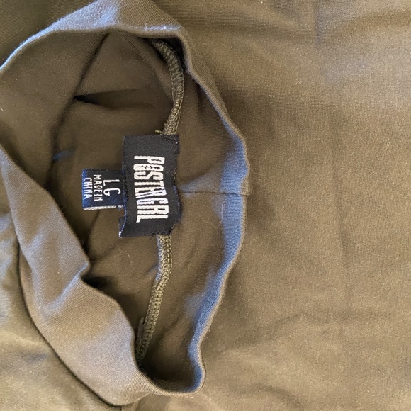 Olive Long Sleeve Crop Top with Cut Out Size Medium - Picture 4 of 4